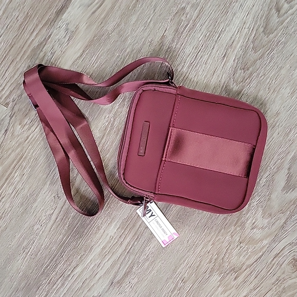 NWT My Tagalongs Ivy Merlot Neoprene Crossbody Bag Organizer Slim Travel Purse